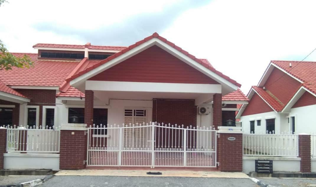 Seri Homestay 293 Sungai Petani Luaran gambar